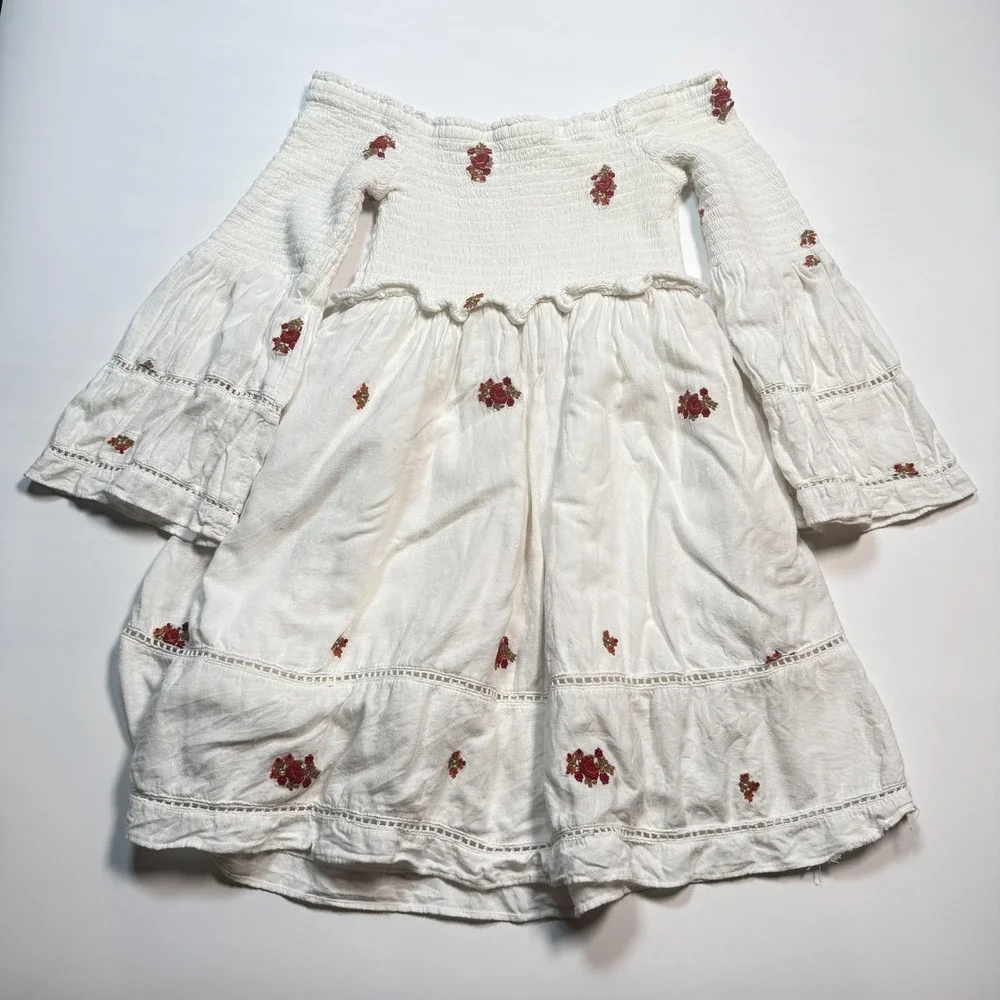 Free People Off Shoulder Boho Dress Womens XS White Floral Smocked Bell‎ Sleeve